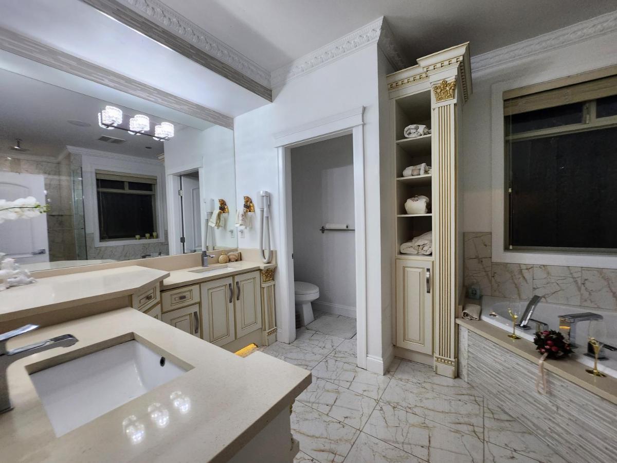 Empire Palace Otel Surrey Dış mekan fotoğraf